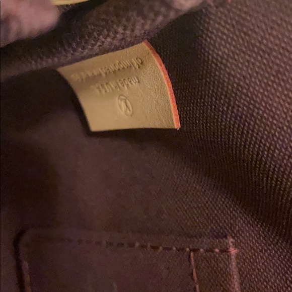 Louis Vuitton MM Monogram Favorite - Picture 5 of 14